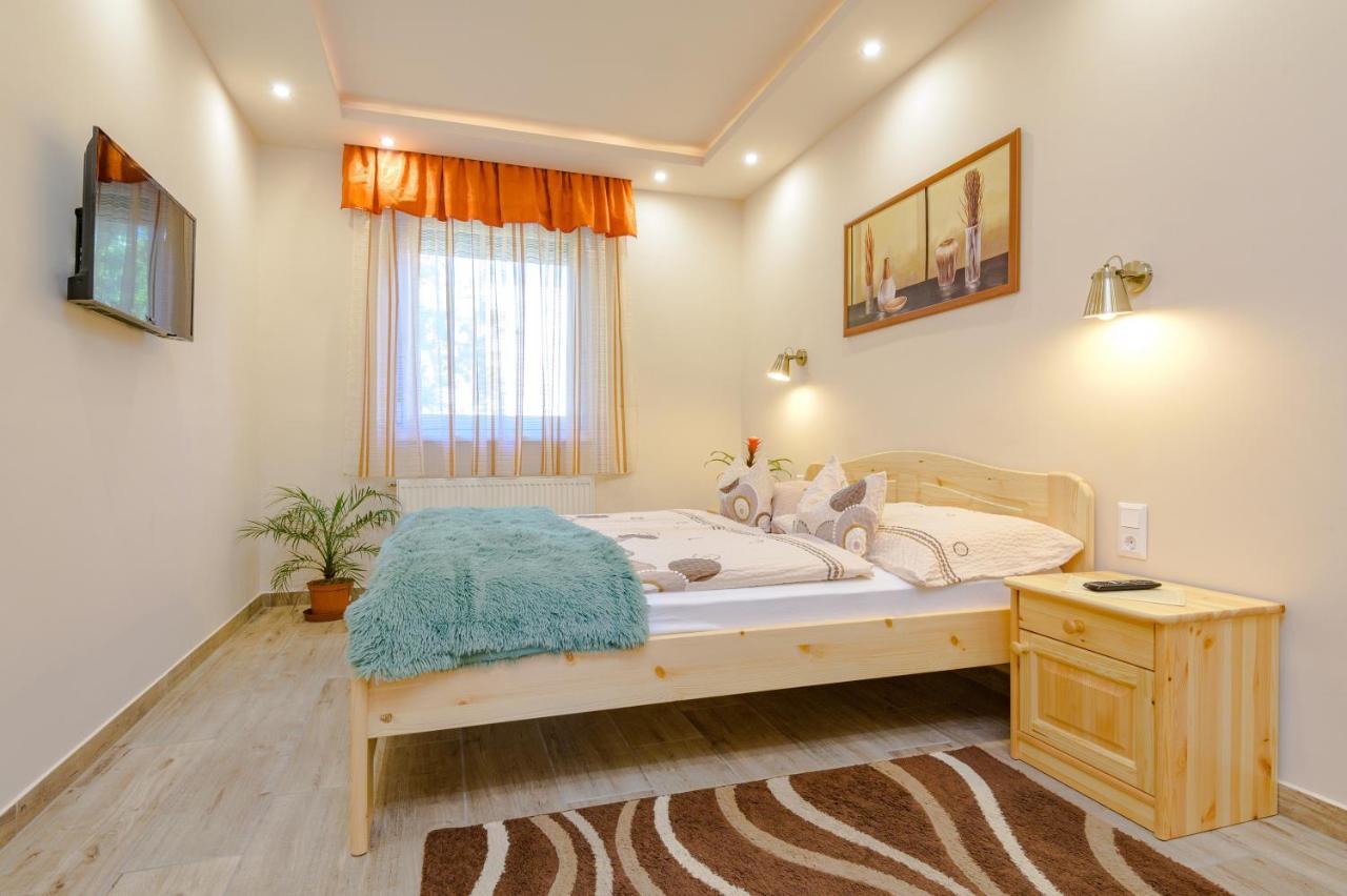 Illes Apartmanok I. Hajdúszoboszló Exterior foto